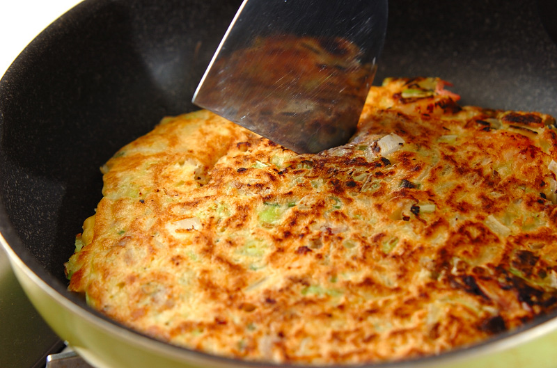 小麦粉で！ふわふわ簡単基本のお好み焼き（豚玉） 長芋とキャベツたっぷりの作り方3