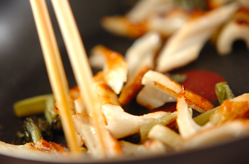 ちくわと野沢菜の炒め物の作り方の手順3