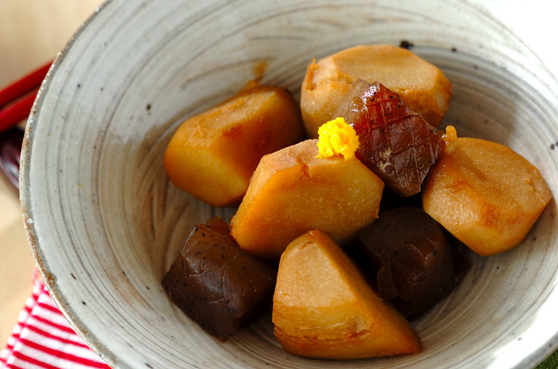 里芋とコンニャクの煮物 副菜 レシピ 作り方 E レシピ 料理のプロが作る簡単レシピ