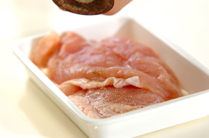 チキンソテーのクリームソース煮の作り方の手順1