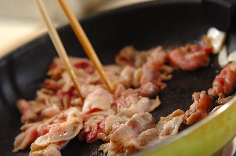 豚肉と野菜のピリ辛みそ炒めの作り方1