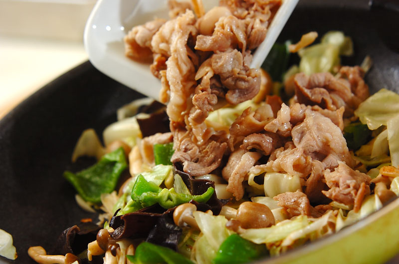 豚肉と野菜のピリ辛みそ炒めの作り方2