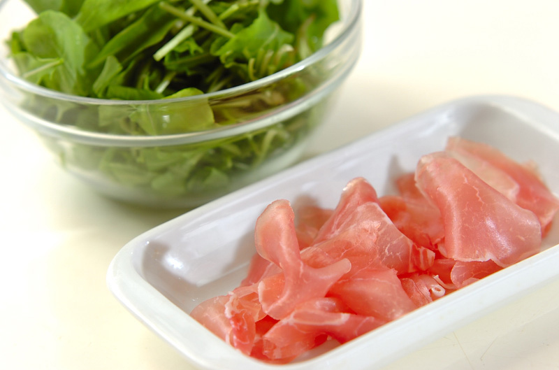 ルッコラと生ハムの冷製素麺の作り方の手順1