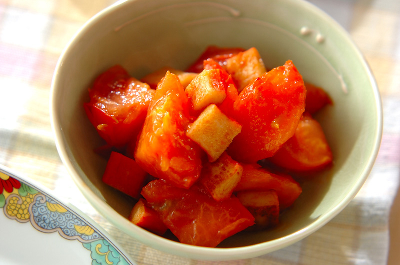 トマトとカニカマの炒め物
