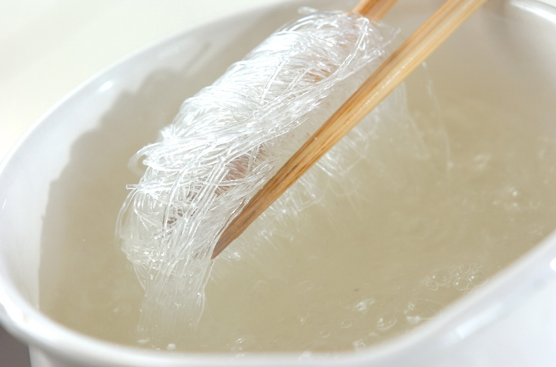 春雨のピリ辛ゴマ酢サラダの作り方の手順1