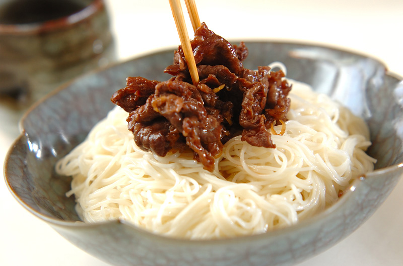 ショウガ香る!麺つゆを使った時短レシピ 甘辛牛肉のせ素麺の作り方3