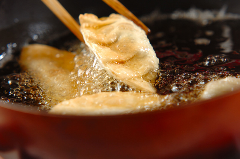 オクラ納豆揚げ餃子の作り方3