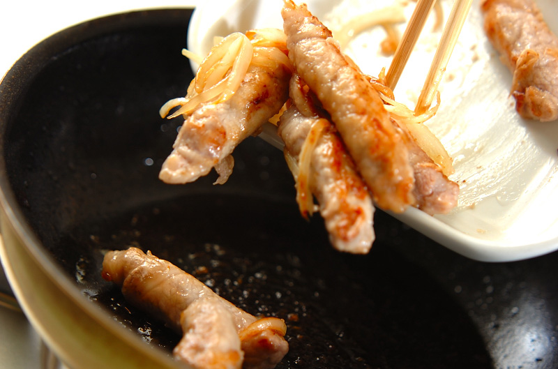 お餅と豚肉のショウガ焼きの作り方の手順7
