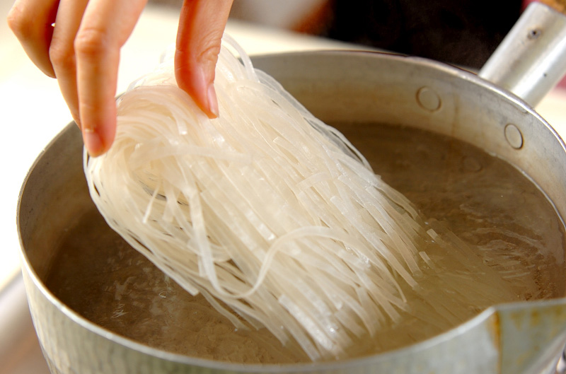 冷やしグリーンカレーのフォーの作り方2