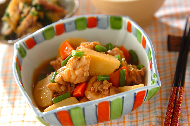 鶏肉と里芋の煮物のレシピ 作り方 E レシピ 料理のプロが作る簡単レシピ