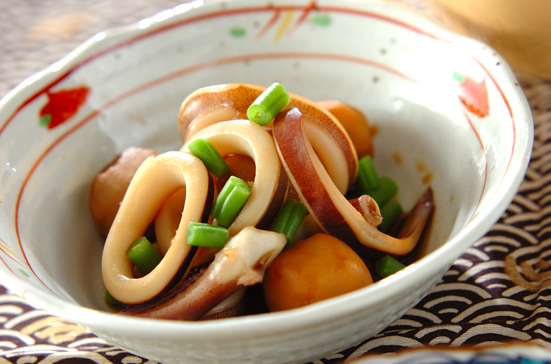 イカと里芋の煮物 副菜 レシピ 作り方 E レシピ 料理のプロが作る簡単レシピ