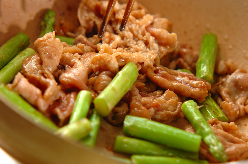 ご飯がすすむ!豚肉とアスパラの炒め物の作り方3