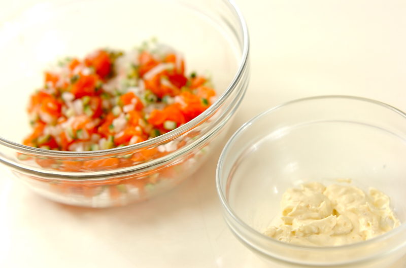 サーモンのタルタルの作り方1