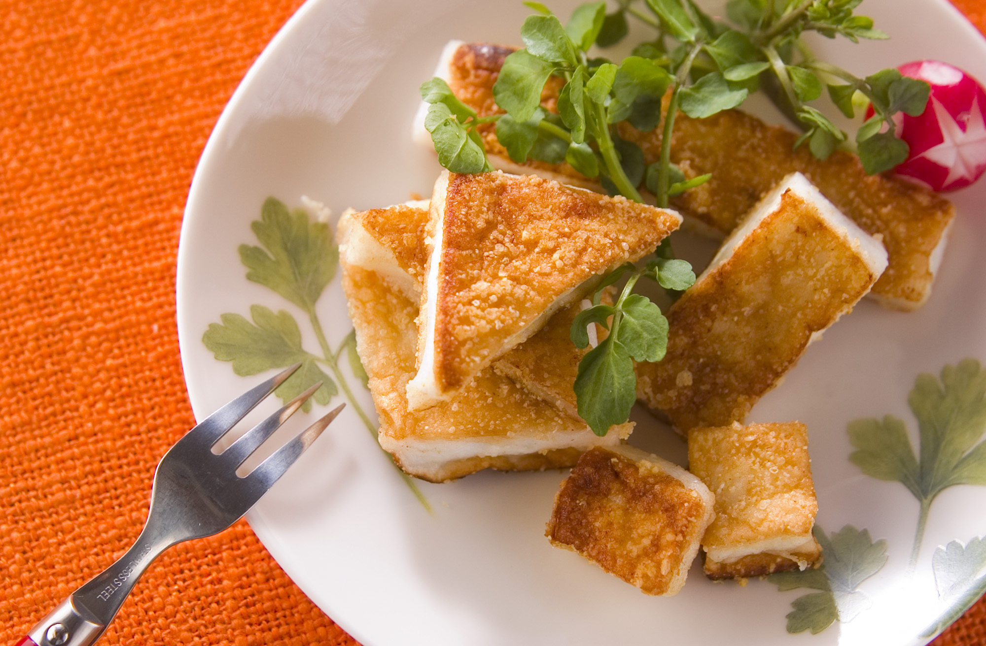 ハンペンのチーズソテー 副菜 レシピ 作り方 E レシピ 料理のプロが作る簡単レシピ