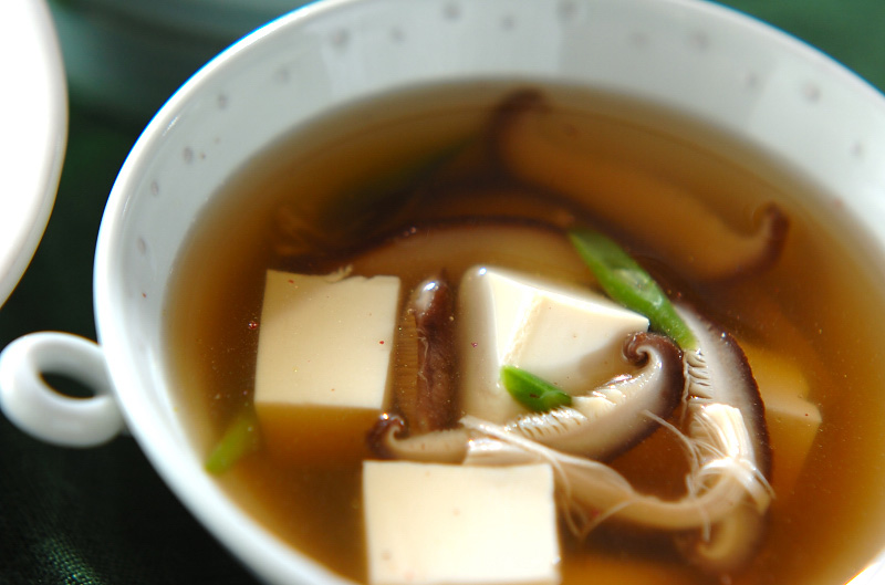 シイタケと豆腐のスープ