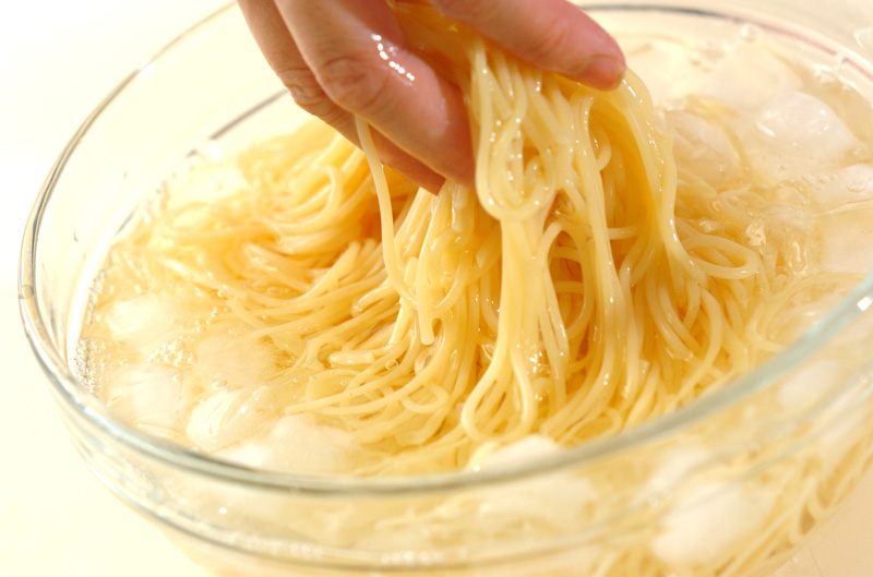 トマトとバジルの冷製パスタの作り方の手順6