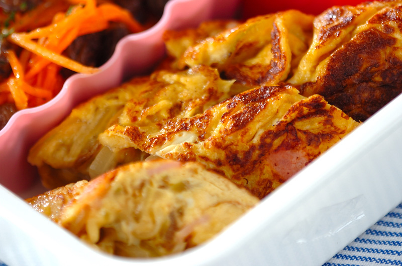 ハムと玉ネギのオムレツ