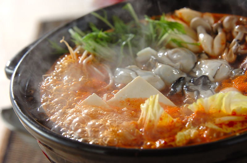 牡蠣鍋 おうちで簡単 キムチで本格レシピ ぷりぷりの牡蠣を味わう