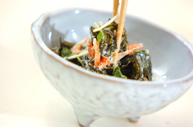 ゆでワカメと桜エビの酢の物の作り方1