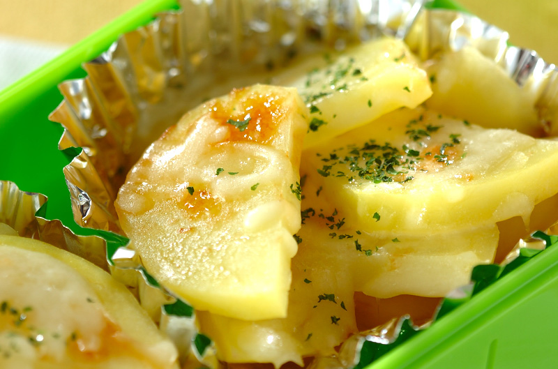 ポテトのチーズ焼き 副菜 レシピ 作り方 E レシピ 料理のプロが作る簡単レシピ