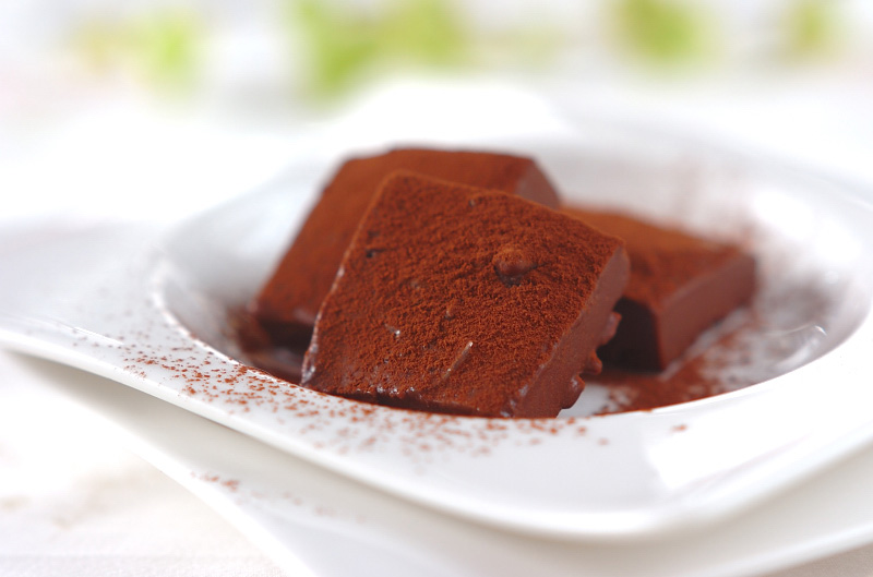 チョコ 作り方 生 材料はチョコと生クリームの2つだけ！「簡単なチョコムース」の作り方