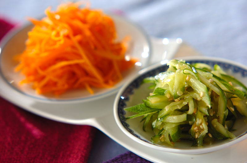 ニンジンとキュウリのナムル 副菜 のレシピ 作り方 E レシピ 料理のプロが作る簡単レシピ