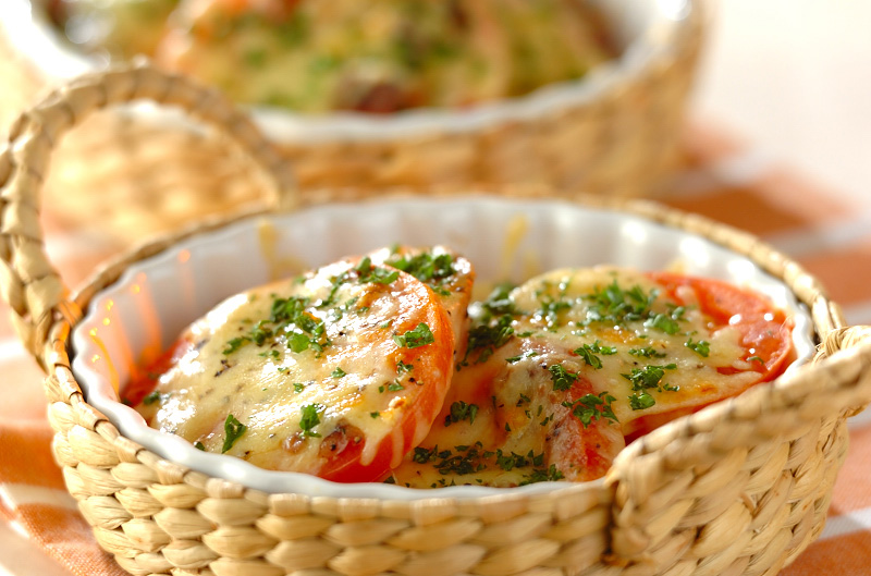 トマトのアンチョビチーズ焼き レシピ 作り方 E レシピ 料理のプロが作る簡単レシピ