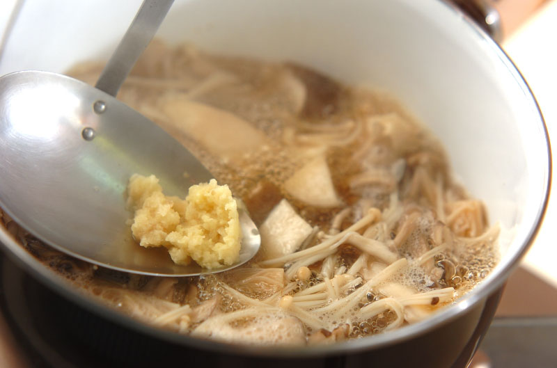 4種のキノコとショウガのトロミスープの作り方2