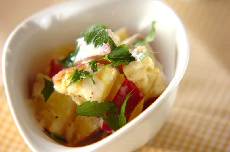 サツマイモのヨーグルトサラダ 副菜 レシピ 作り方 E レシピ 料理のプロが作る簡単レシピ