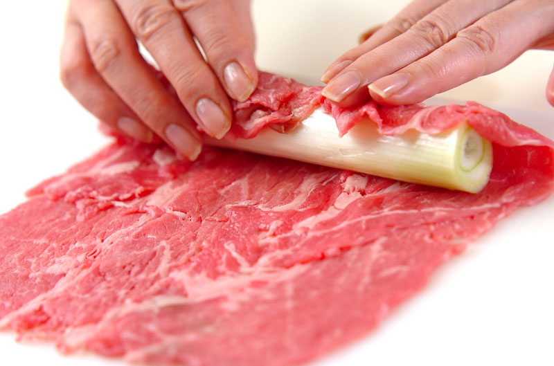 牛肉のネギ巻きの作り方の手順1