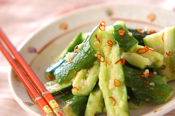ニンニク香る 中華風キュウリ炒め 副菜 のレシピ 作り方 E レシピ 料理のプロが作る簡単レシピ