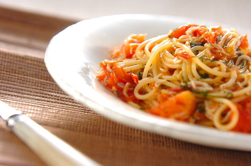 しらすとトマトのパスタ レシピ 作り方 E レシピ 料理のプロが作る簡単レシピ