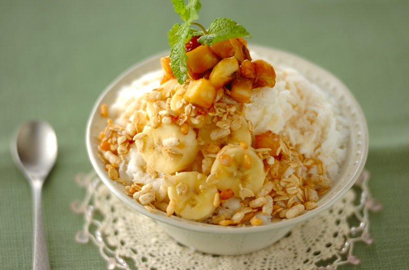 バナナミルク キャラメルソースの台湾風かき氷 レシピ 作り方 E レシピ 料理のプロが作る簡単レシピ