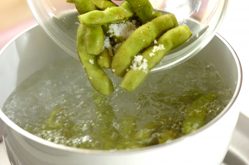 カボチャと枝豆の煮ものの作り方の手順2