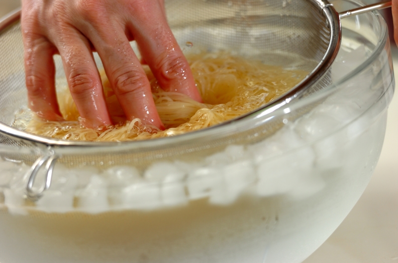 カニ缶で作る冷製パスタの作り方の手順4