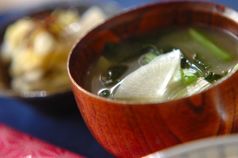 小松菜と大根のみそ汁 レシピ 作り方 E レシピ 料理のプロが作る簡単レシピ