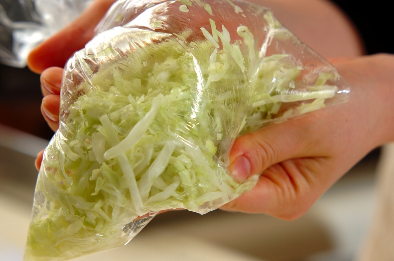 キャベツがおいしい！コールスロー by森岡 恵さんの下準備1