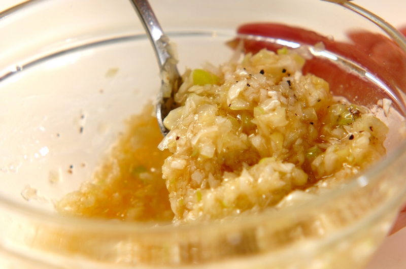 焼くだけ豚肉の塩ネギダレかけの作り方の手順1