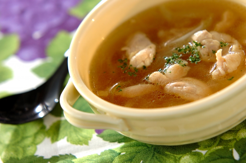 チキンと玉ネギのスープ レシピ 作り方 E レシピ 料理のプロが作る簡単レシピ