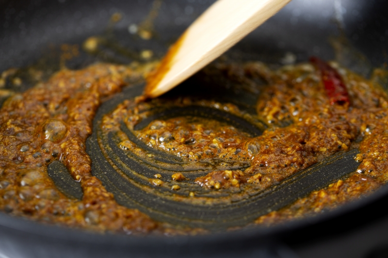 水なし！サバ缶とカレーパウダーで作る鯖カレーby 金子奈央さんの作り方2