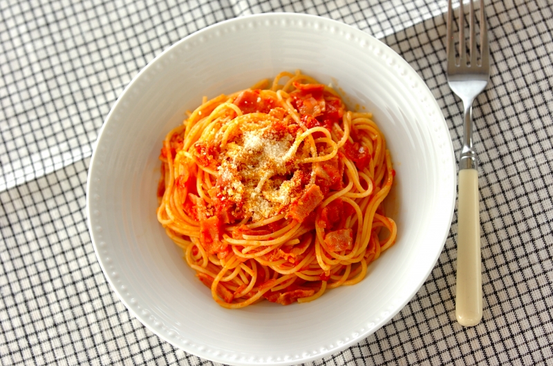 ベーコンの旨味 シンプルがいちばん基本のトマトソースパスタ レシピ 作り方 E レシピ 料理のプロが作る簡単レシピ