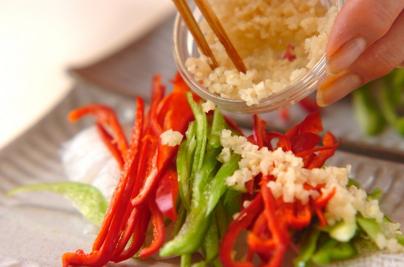 タラのレンジ蒸しネギ油がけの作り方1