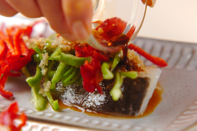 タラのレンジ蒸しネギ油がけの作り方2