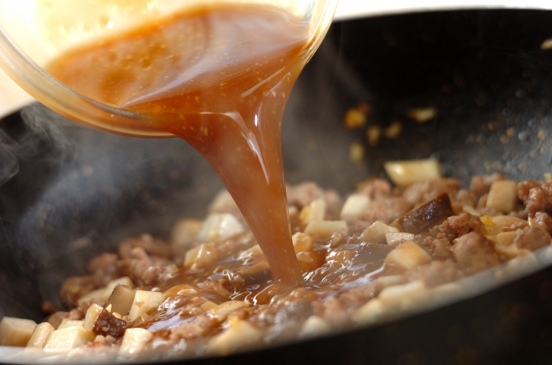 エリンギでかさ増し! ジャージャー麺の作り方の手順4