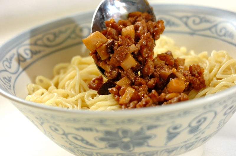 エリンギでかさ増し! ジャージャー麺の作り方の手順5