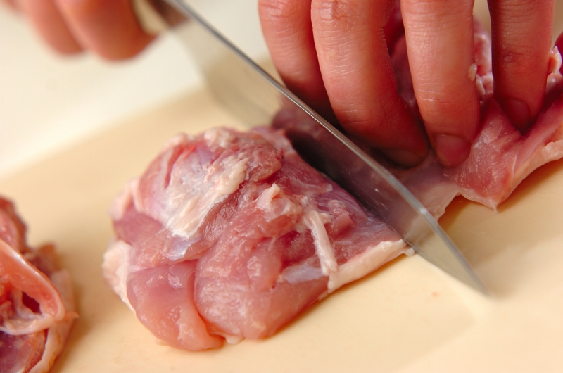 チキンのレモンハーブソテーの作り方の手順1