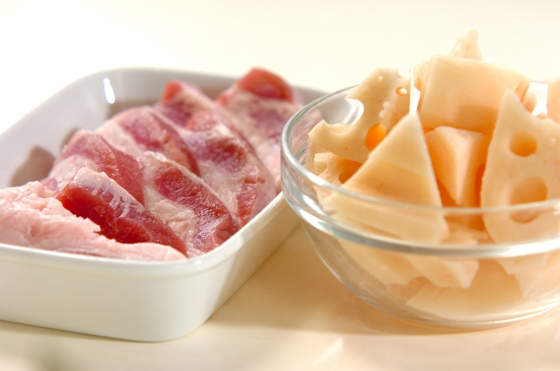 豚バラ肉と根菜のせいろ蒸しの下準備1