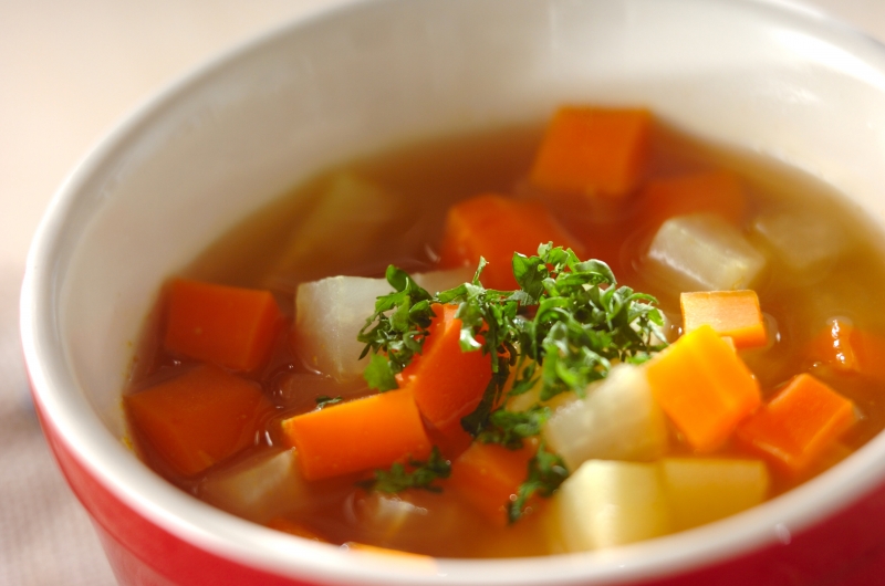 サイコロ野菜の食べるスープ