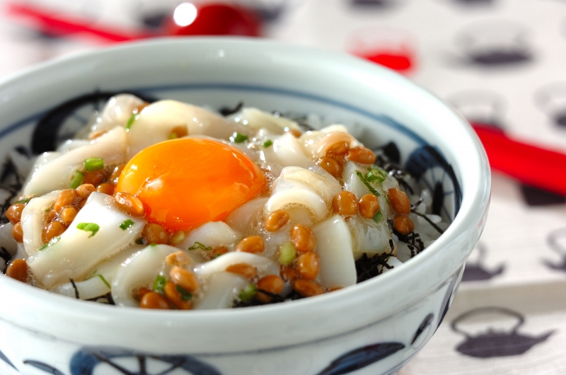 卵のせイカ納豆丼 レシピ・作り方 【E・レシピ】料理のプロが作る簡単レシピ