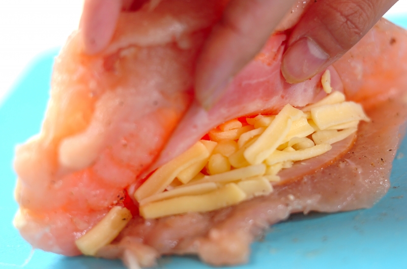 鶏むね肉のハムチーズサンドカツの作り方の手順4